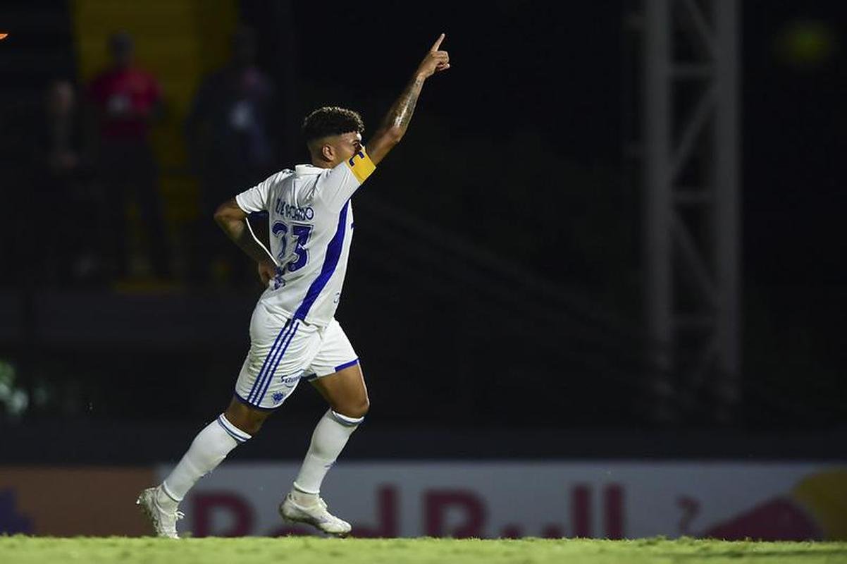 Bragantino x Cruzeiro: fotos do amistoso no estdio Nabi Abi Chedid, em Bragana Paulista, no interior de So Paulo