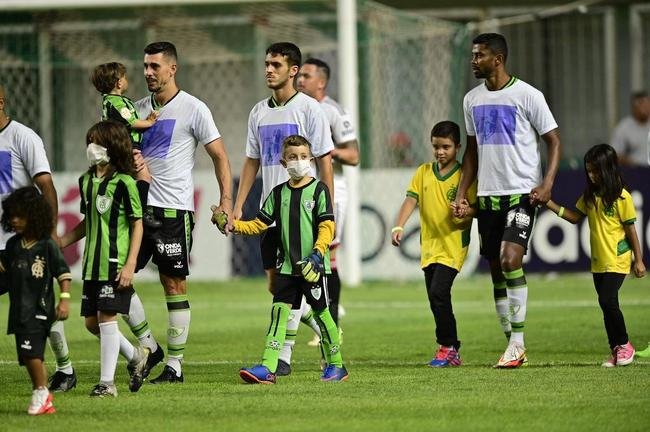 Fotos da derrota do Amrica para o So Paulo, por 2 a 1, no Independncia, em Belo Horizonte, pela 30 rodada da Srie A do Brasileiro. Atacante Alosio abriu o placar para o Coelho, mas Calleri e Alisson viraram para o Tricolor Paulista.