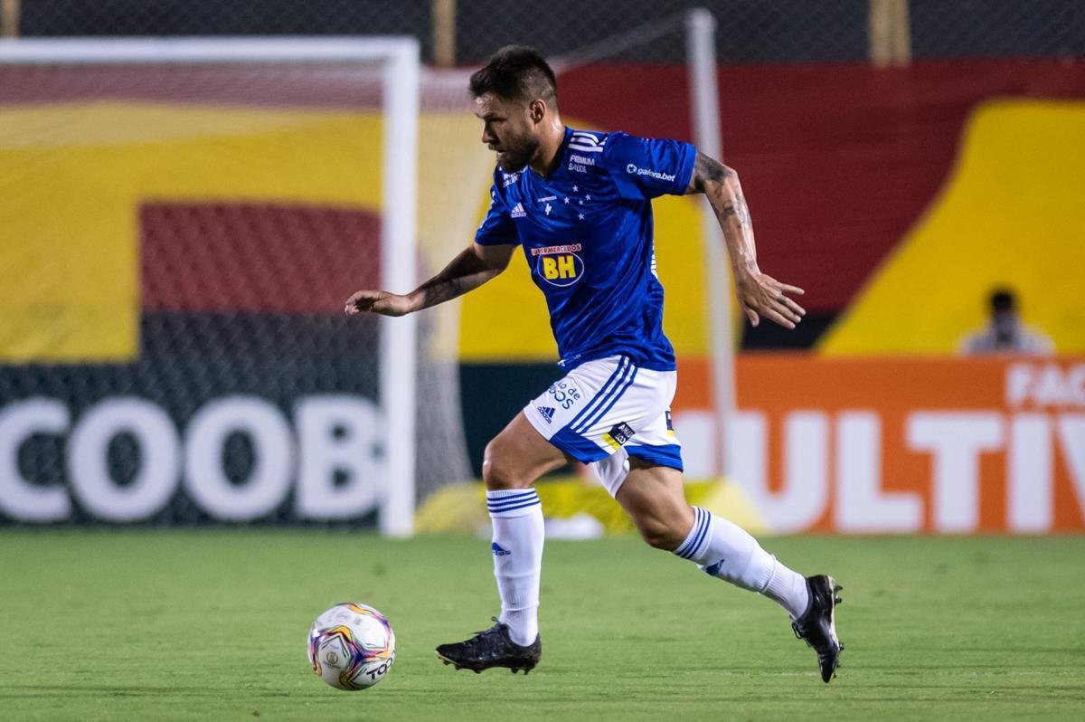 Fotos do jogo entre Vitória e Cruzeiro, no estádio Barradão, em Salvador, pela 28ª rodada da Série B
