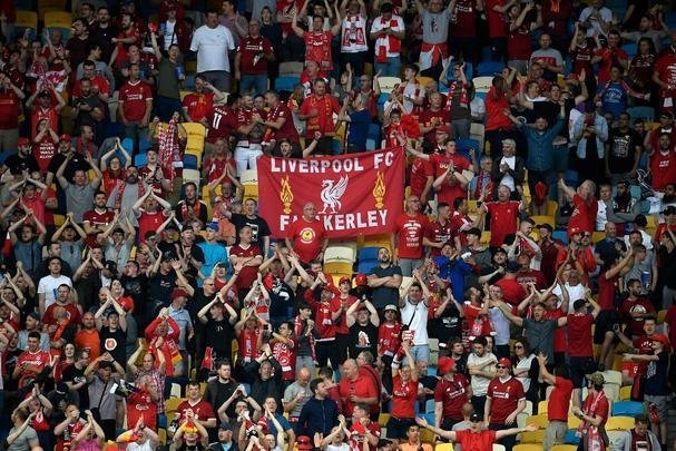 Torcidas de Real Madrid e Liverpool encheram o estádio Olímpico, de Kiev, na final da Champions