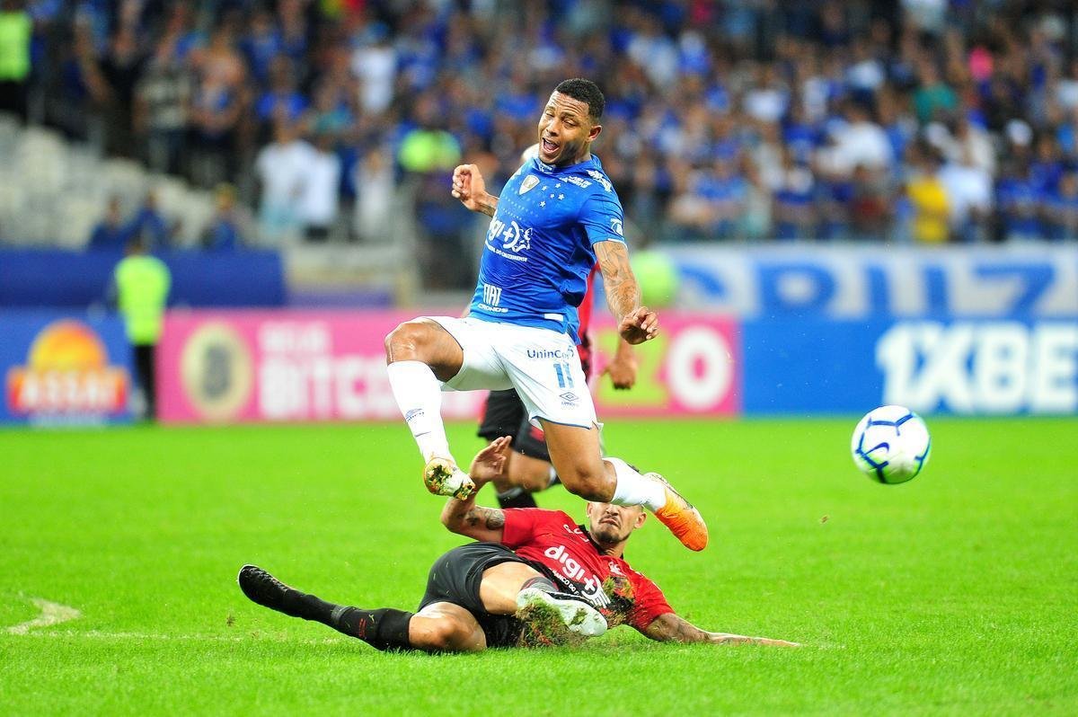 Fotos do segundo tempo de Cruzeiro x Athletico, no Mineiro, pela 12 rodada do Brasileiro