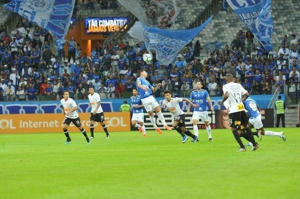 Fotos de Cruzeiro x Corinthians, no Mineiro, pela oitava rodada do Campeonato Brasileiro