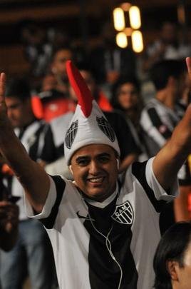Imagens das torcidas de Atltico e Grmio, no Mineiro, pela deciso da Copa do Brasil