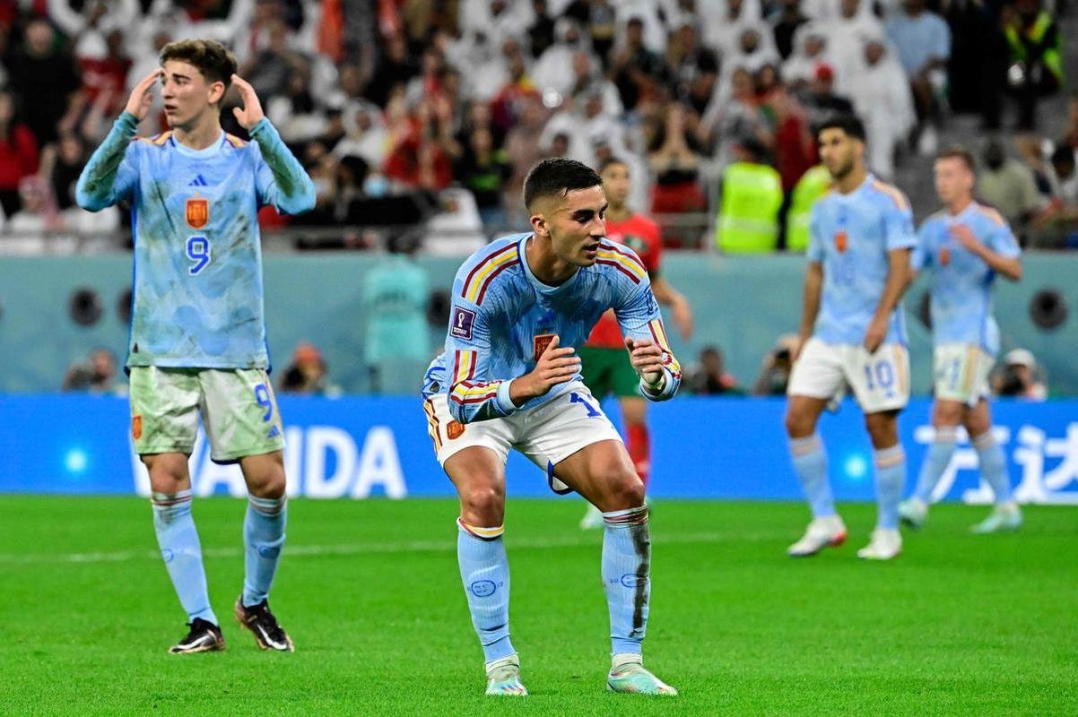 No Estdio Cidade da Educao, Marrocos e Espanha se enfrentam pelas oitavas de final da Copa do Mundo do Catar