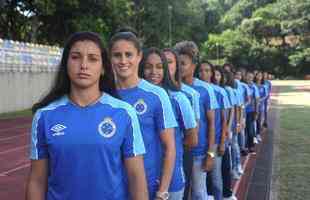 Cruzeiro apresentou jogadoras de seu time feminino na tarde desta quarta-feira (21/02)
