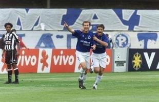 Em 2003 as equipes no se enfrentaram, pois o Botafogo disputava a Srie B, mas em 2004 (foto), o clube celeste venceu por 3 a 2 pelo Brasileiro