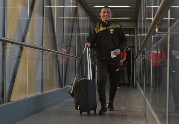 Imagens do embarque do Deportivo Lara para Belo Horizonte