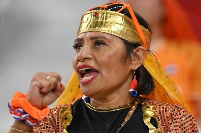 Fotos dos torcedores de Senegal e Holanda durante jogo pelo Grupo A da Copa do Mundo.