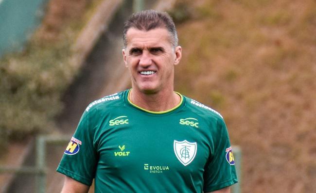 Vagner Mancini promoveu mudanças na escalação do América