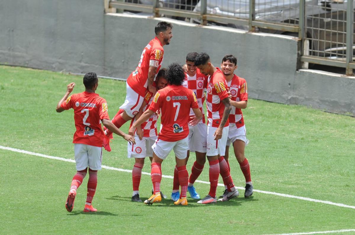 Fotos da vitria do Tombense sobre o Uberlndia pela final da Recopa Mineira