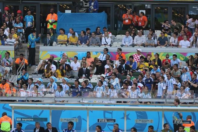 Em 21 de junho de 2014, Diego Maradona esteve no Mineiro, em Belo Horizonte, para assistir ao jogo entre Argentina e Ir, pela Copa do Mundo. Na ocasio, os argentinos venceram o confronto por 1 a 0, com gol do astro Lionel Messi nos acrscimos.