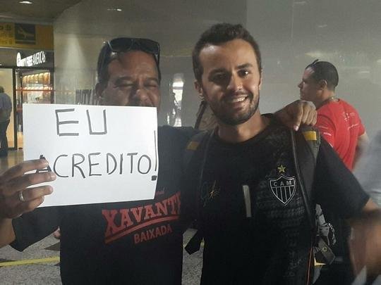 Jogadores desembarcaram na tarde desta terça-feira, em Porto Alegre