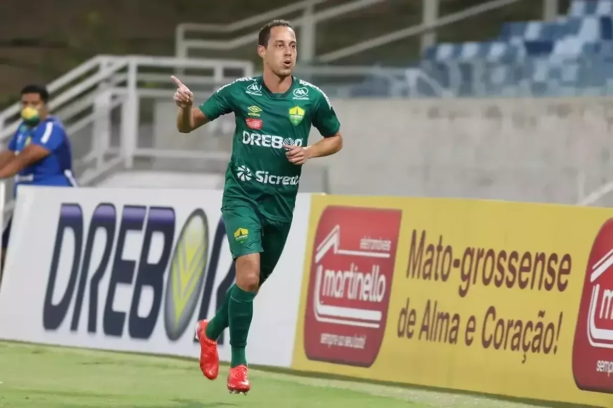 Rodriguinho - 34 anos - meia do Cuiab 
