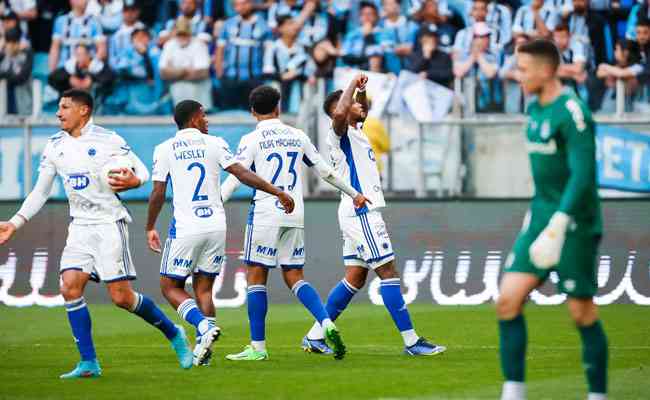 Rafa Silva marcou o segundo gol do Cruzeiro e deu nmeros finais  partida: 2 a 2