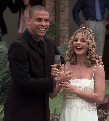 Em pouco tempo de relacionamento, Ronaldo e Milene Domingues se casaram. 