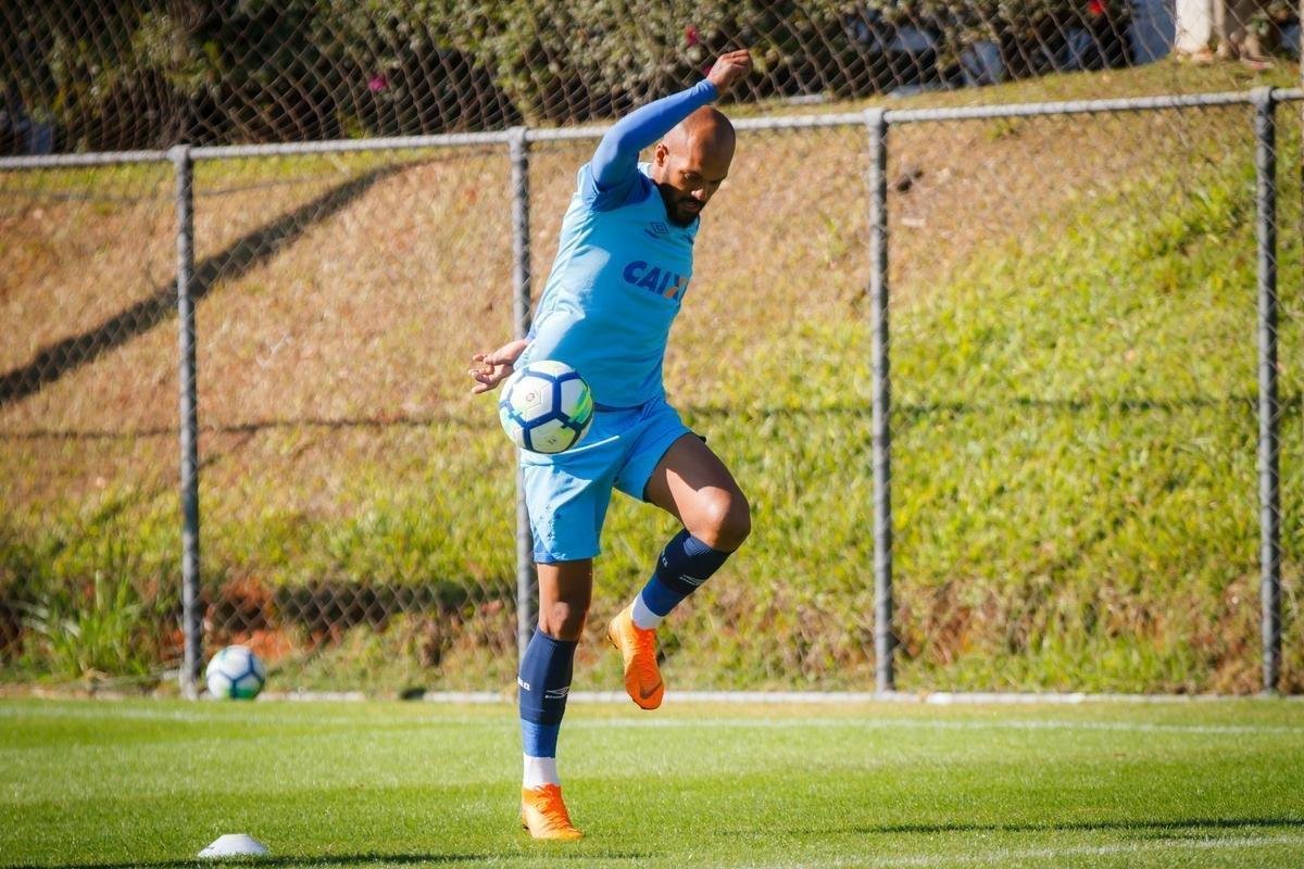 Imagens do ltimo treino do Cruzeiro antes do jogo contra o Cear, pelo Campeonato Brasileiro