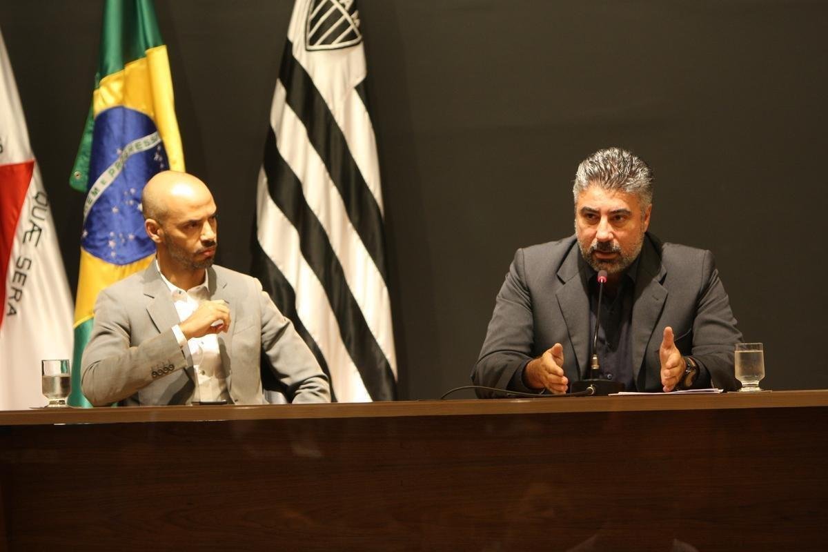 Veja imagens da entrevista coletiva de Srgio Sette Cmara