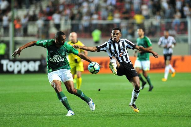 Veja fotos do duelo entre Atltico e Chapecoense, pela 29 rodada do Campeonato Brasileiro