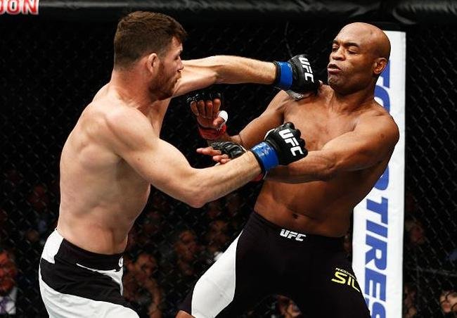 Spider voltou ao UFC com rev�s. Brasileiro chegou a derrubar Bisping com uma joelhada, achou que tinha vencido por nocaute, mas round havia encerrado. No fim, brasileiro acabou perdendo luta por pontos