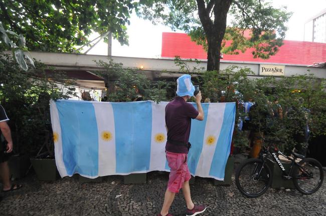 No restaurante Pizza Sur, em Belo Horizonte, comunidade argentina acompanhou a final da Copa do Mundo diante da Frana