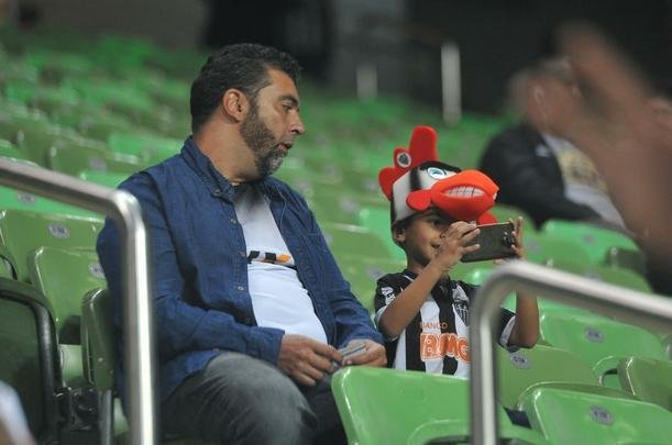 Torcidas de Atltico e San Lorenzo, no Independncia
