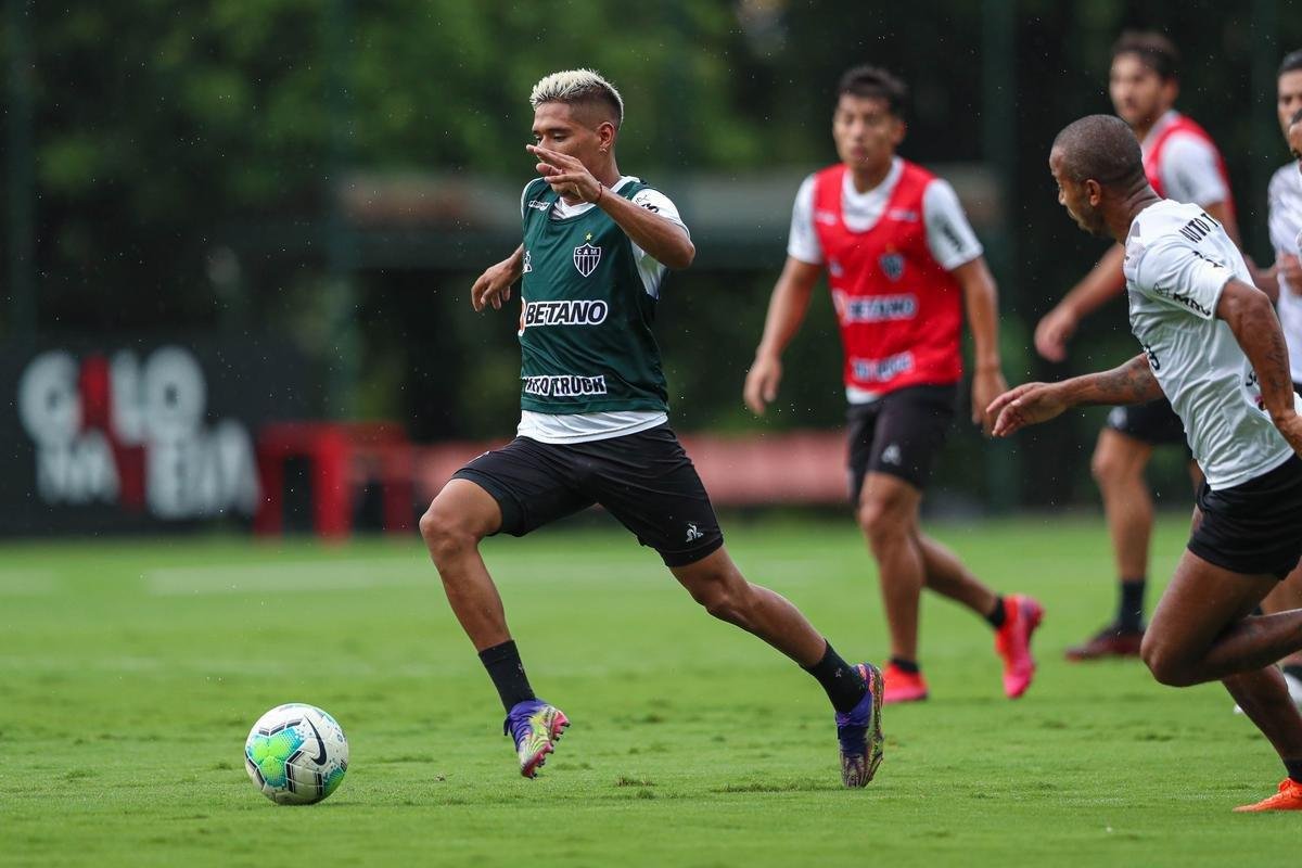 Fotos do primeiro treino de Hulk no Atlitco