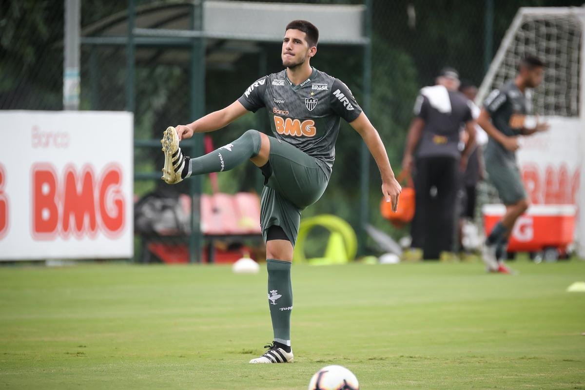Em busca de reao na Libertadores, Atltico treinou na tarde deste domingo, na Cidade do Galo, antes de viagem para Montevidu, local da partida contra Nacional 