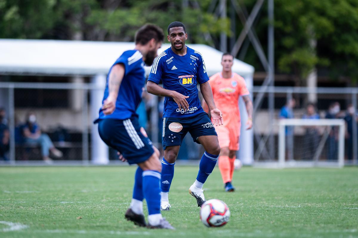 Imagens do jogo-treino entre Cruzeiro e Bolívar, neste sábado (20/2), na Toca da Raposa II. Time celeste venceu por 1 a 0