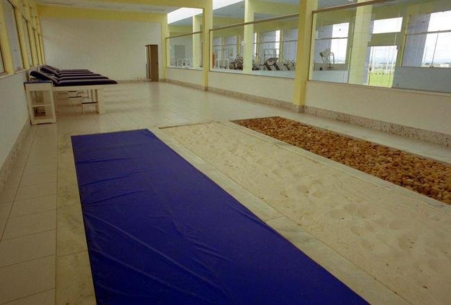 Fotos da Toca da Raposa II em 2003, um ano aps sua inaugurao, perodo em que era referncia no Brasil em centros de treinamento