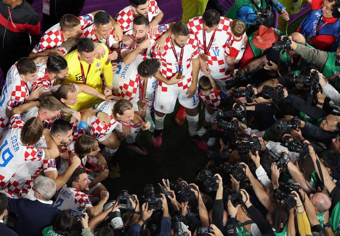 Festa e premiao dos jogadores da Crocia pela conquista do terceiro lugar na Copa do Mundo de 2022, no Catar. Time croata venceu o Marrocos por 2 a 1 neste sbado (17), no Estdio Internacional Khalifa, em Doha