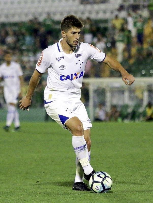 Cruzeiro visitou a Chape na Arena Cond e arrancou vitria por 2 a 1 pelo Brasileiro