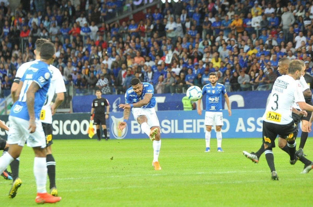 Fotos de Cruzeiro x Corinthians, no Mineiro, pela oitava rodada do Campeonato Brasileiro