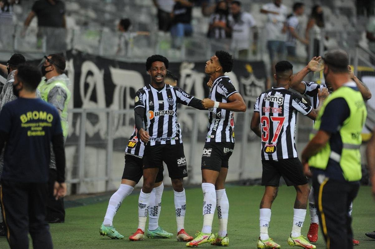 23 rodada - Atltico venceu o Internacional por 1 a 0, no Mineiro, com gol de Keno