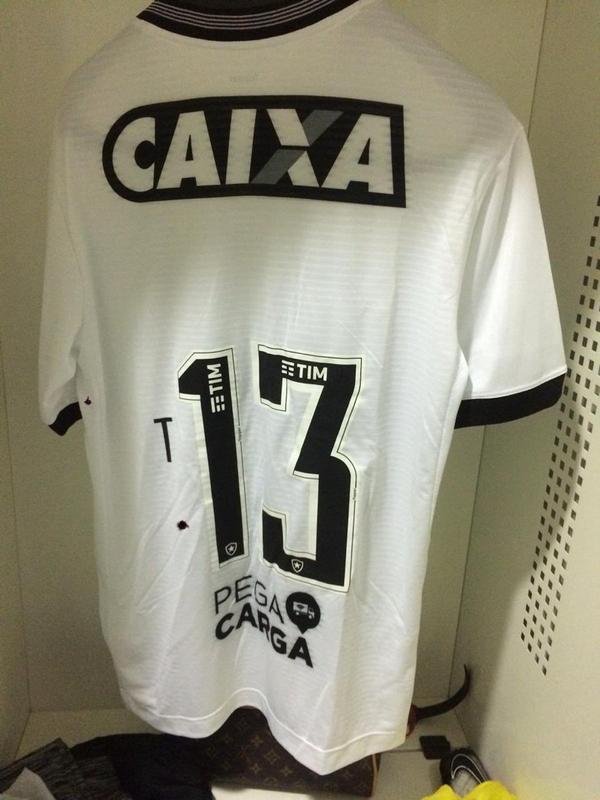 Camisas de Atltico e Botafogo apresentam siglas em meno a esportes paralmpicos. A ao faz referncia ao Dia Internacional da Pessoa com Deficincia (3 de dezembro).