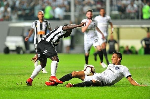 Fotos do primeiro tempo do duelo entre Atltico e Botafogo, no Independncia, pela Sul-Americana