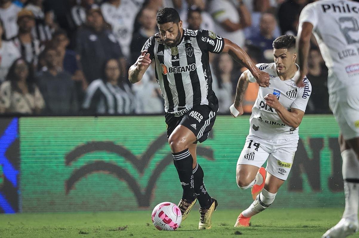 Fotos do jogo entre Santos e Atltico na Vila Belmiro, em Santos, pela 30 rodada do Campeonato Brasileiro