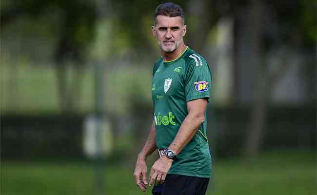Mancini vive expectativa para confronto contra o líder do Brasileirão