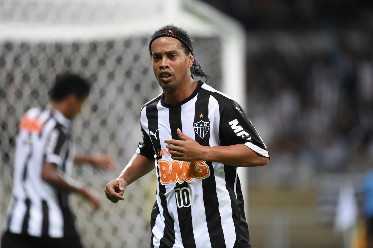 Ronaldinho pode ter feito, contra o Lans, na despedida da Recopa, o seu ltimo jogo pelo Atltico