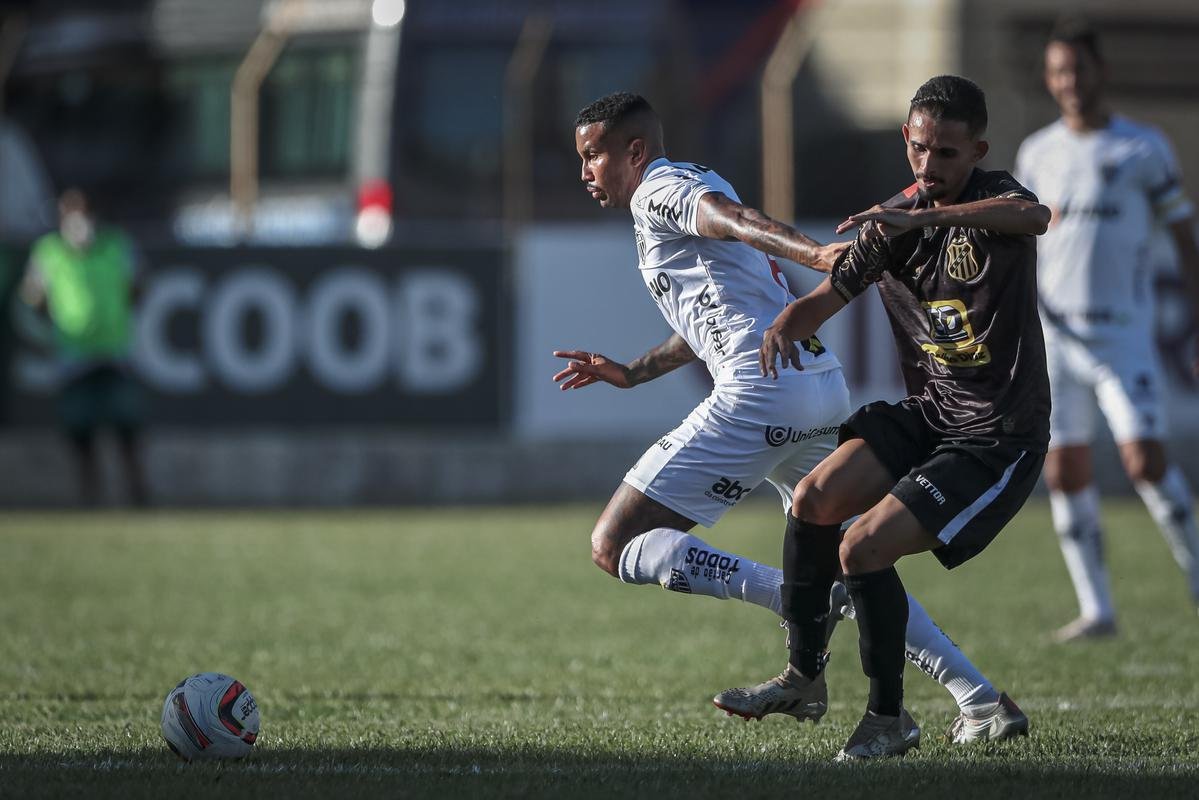 Fotos do jogo entre Democrata-GV e Atltico, pelo Campeonato Mineiro