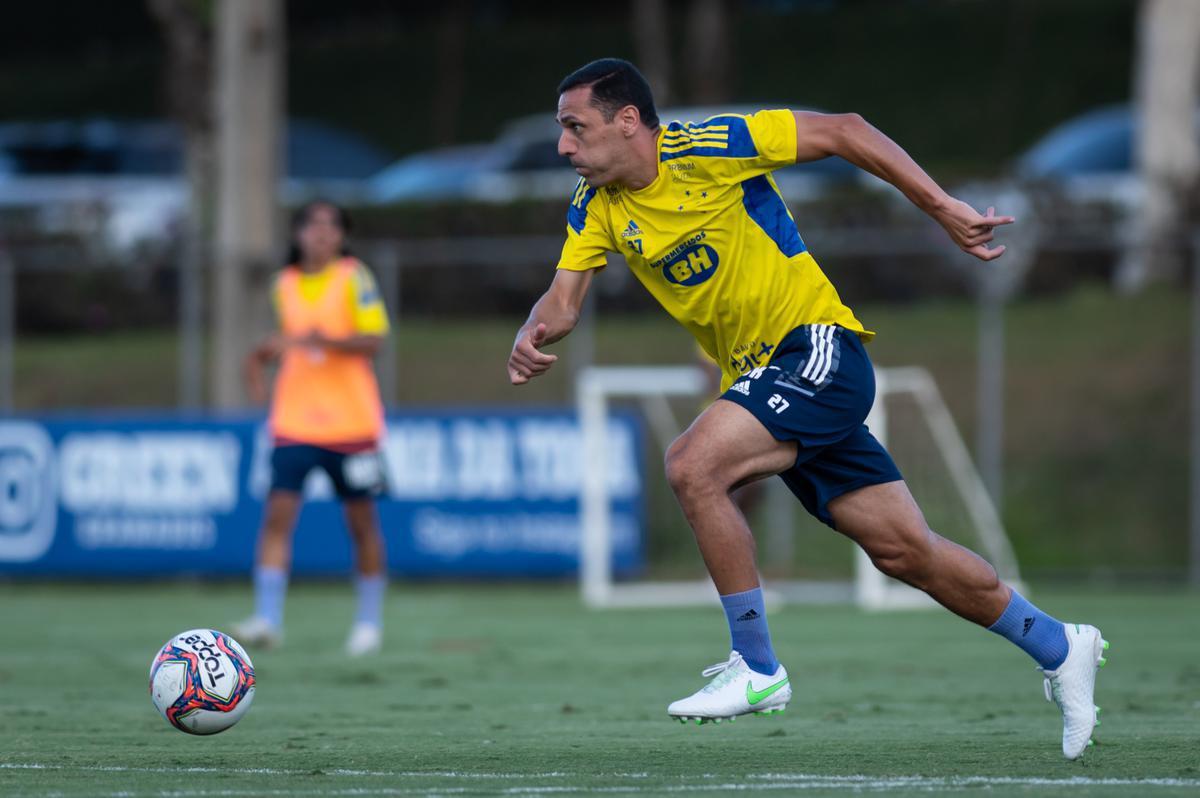 Fotos do treino do Cruzeiro nesta quinta-feira (6/5), na Toca da Raposa II
