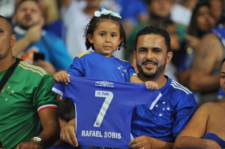 Torcida do Cruzeiro lotou Mineiro na partida contra o Nutico nas despedidas de Rafael Sobis e Ariel Cabral