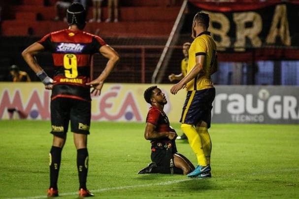 O Sport recebeu o Retrô FC em jogo adiantado da 5ª rodada do Campeonato Pernambucano. A partida marcou a estreia da Ilha do Retiro na temporada 2020