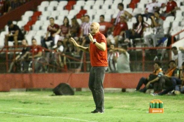 Com casa cheia, Timbu fez a antepenúltima rodada da primeira fase da Série C dentro dos Aflitos