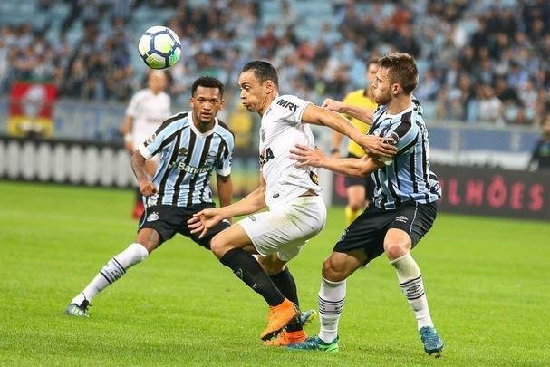 Grêmio jogou melhor e conseguiu vitória por 2 a 0 sobre o Atlético na Arena, em Porto Alegre, pela 13ª rodada do Campeonato Brasileiro