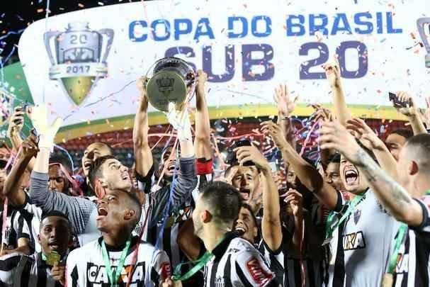 Galinho faz a festa no Rio de Janeiro depois de bater o Flamengo nos pnaltis