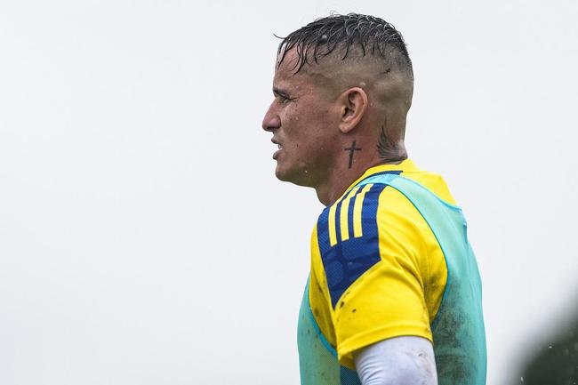 Imagens do treino do Cruzeiro neste sbado (8), sob forte chuva, na Toca da Raposa II, em Belo Horizonte