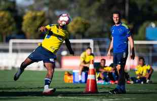 Fotos do treino do Cruzeiro na tarde desta quinta-feira (19/8), na Toca da Raposa II, em Belo Horizonte. Time fechou a preparao para enfrentar o Confiana, s 21h30 desta sexta-feira, no Mineiro