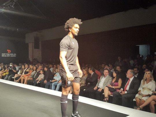 Nova coleção de uniformes do Atlético para 2016, fornecida pela empresa canadense Dryworld