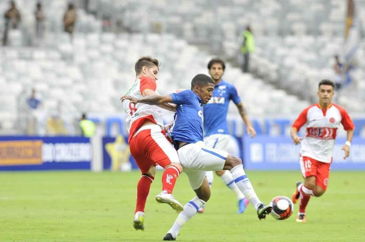 Imagens do jogo entre Cruzeiro e Tricordiano, pelo Campeonato Mineiro, no Mineiro