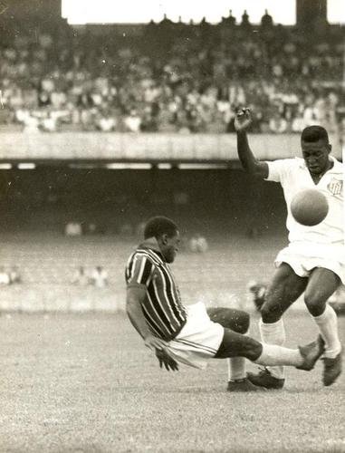 1960 - O jogador de futebol do Santos, Pelé